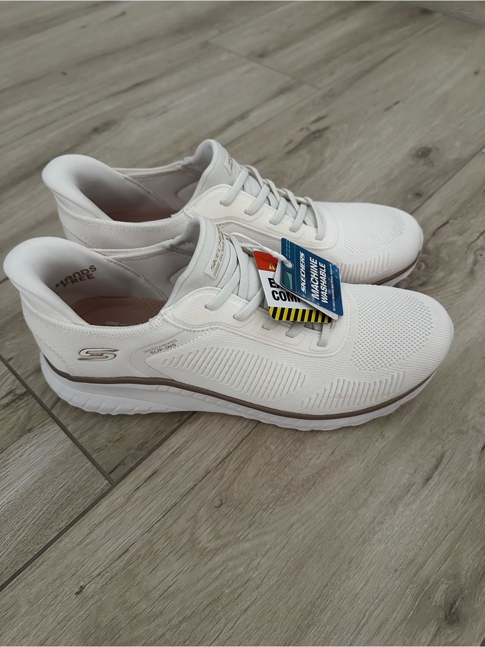 Sketchers Women’s Hands Free Slip On Sneaker Shoes, size 11